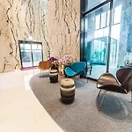 Dobong Hotel Bay 204